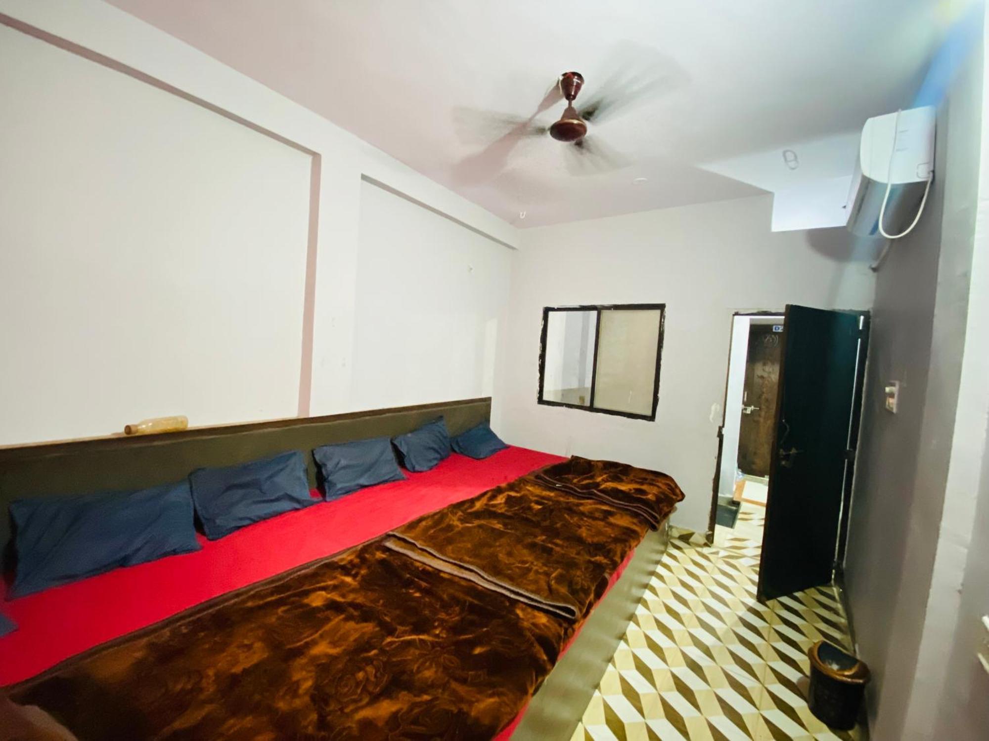 Hotel Ramghat View Ujjain Exterior foto